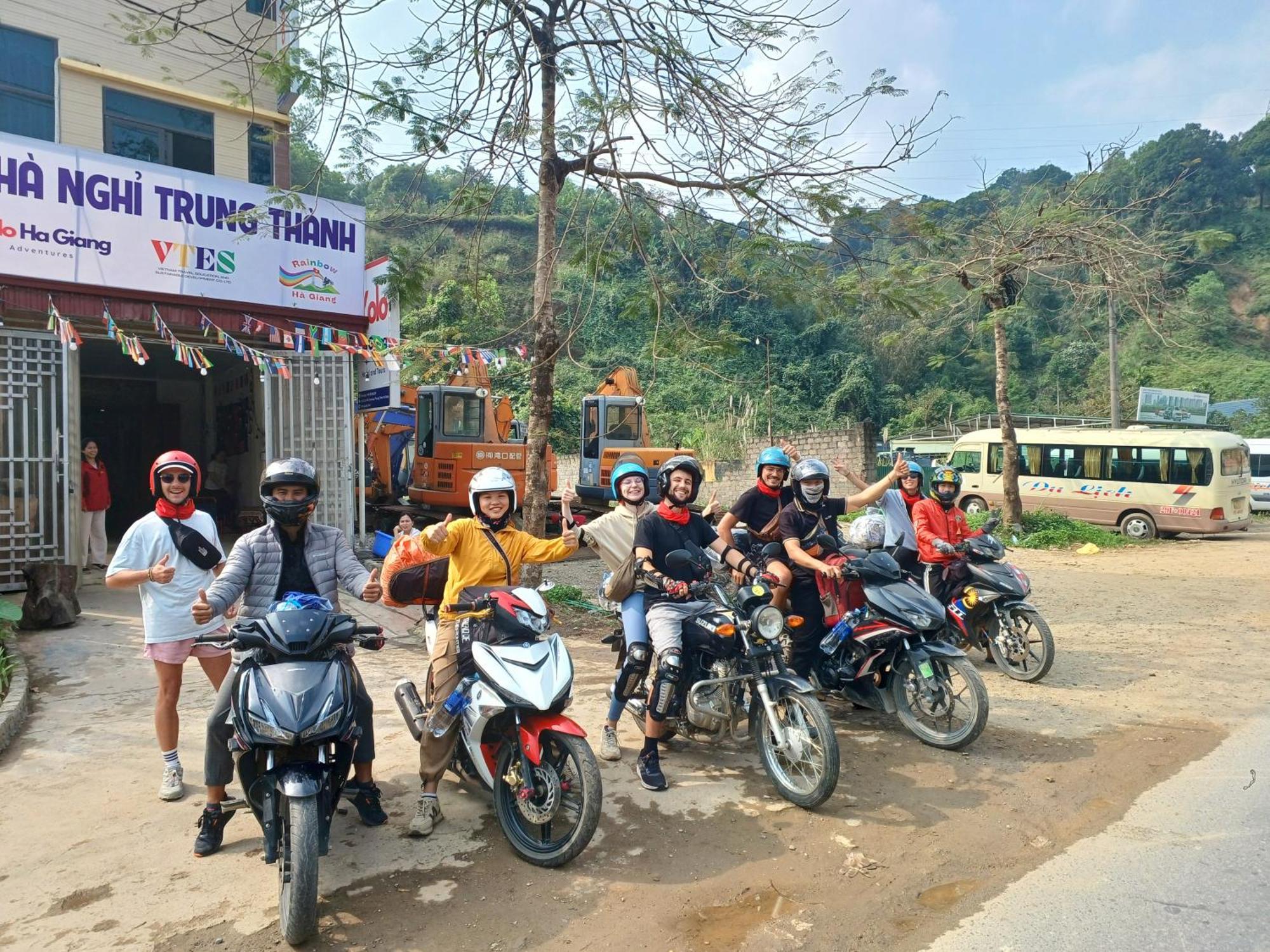 Yolo Ha Giang Adventures, Motorbike And Loop Tours Hotel Exterior photo