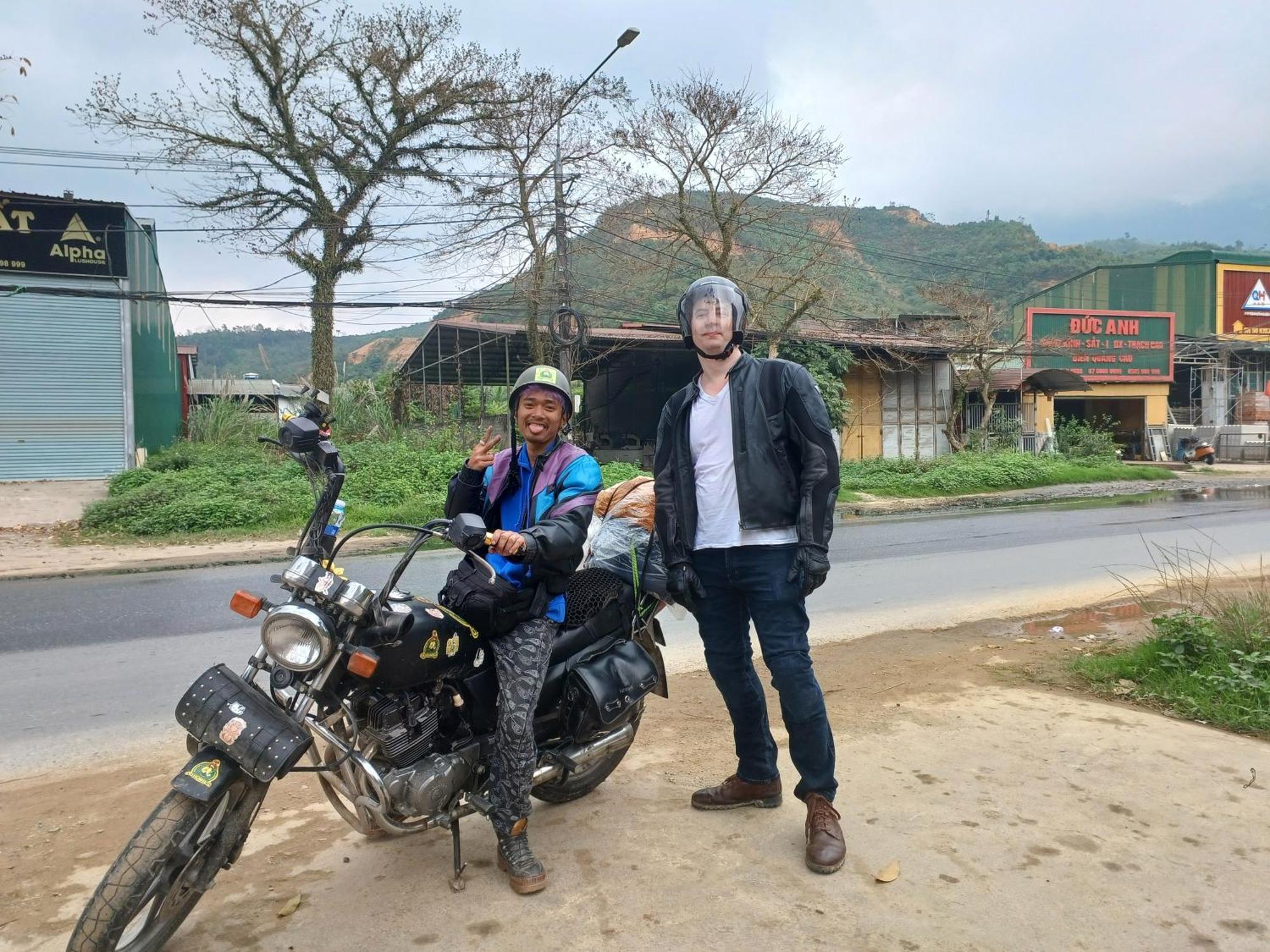 Yolo Ha Giang Adventures, Motorbike And Loop Tours Hotel Exterior photo