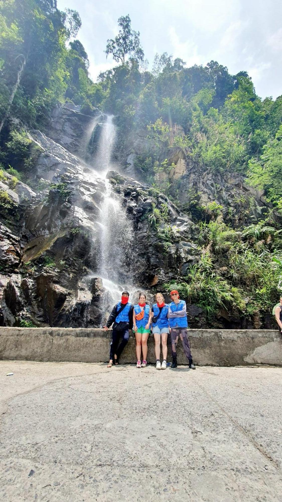 Yolo Ha Giang Adventures, Motorbike And Loop Tours Hotel Exterior photo