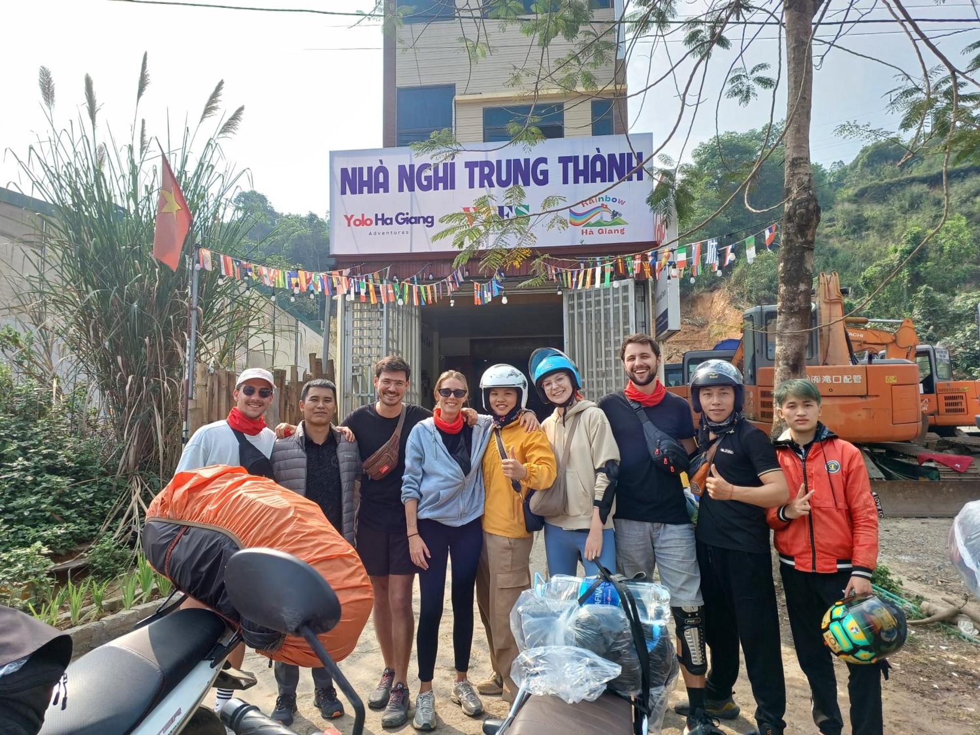 Yolo Ha Giang Adventures, Motorbike And Loop Tours Hotel Exterior photo