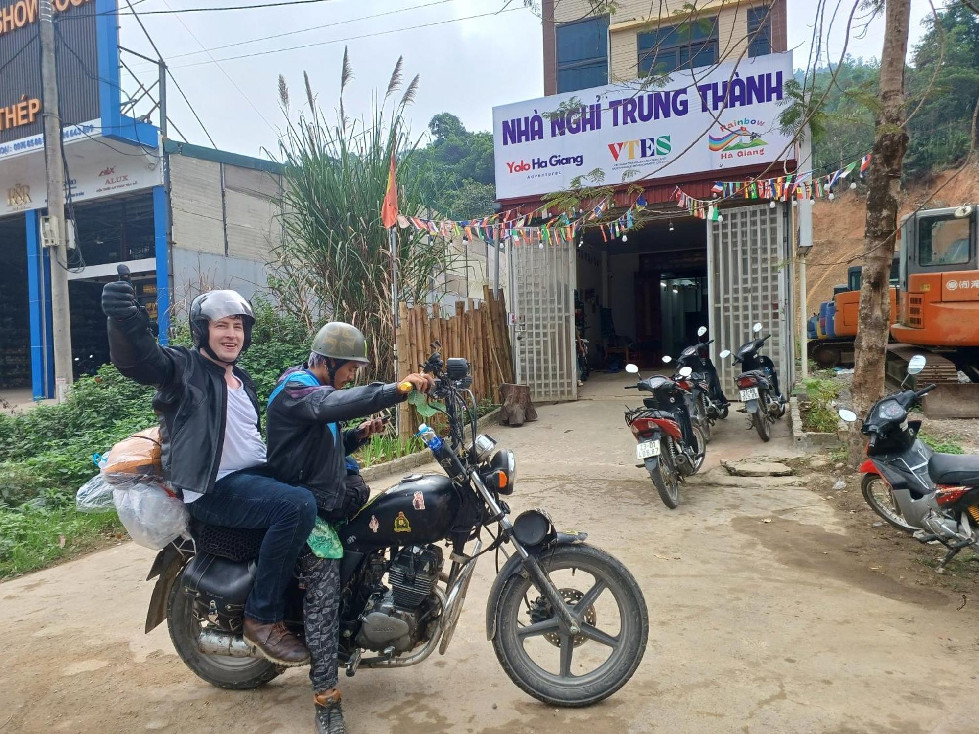 Yolo Ha Giang Adventures, Motorbike And Loop Tours Hotel Exterior photo